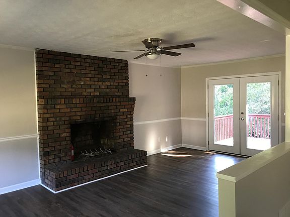 2nd image of 219 King Arthur Dr