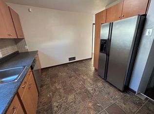 539 Harbison Ave W, Winnipeg, MB R2L0B1