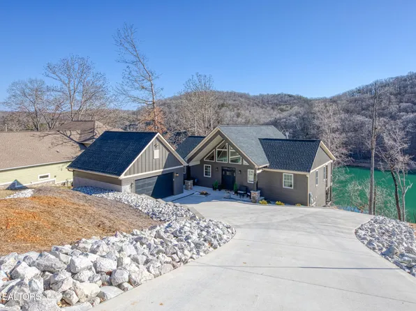 1394 Lakeside Dr, Jacksboro, TN 37757