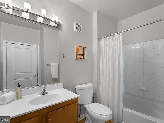 5th image of 2655 Prosperity Ave APT 430