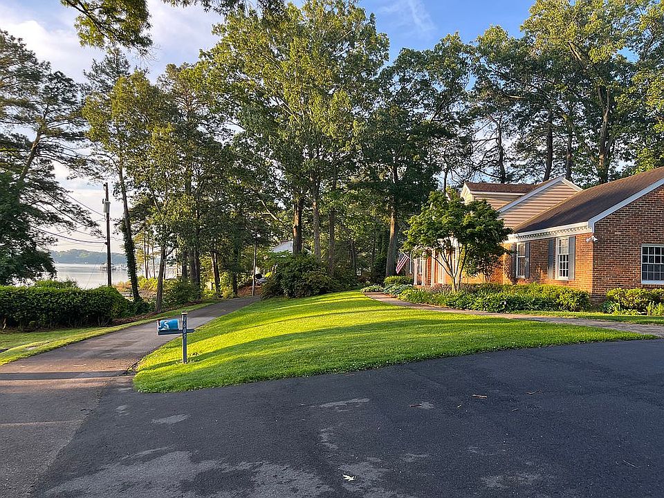 2nd image of 1605 Barnards Cove Rd