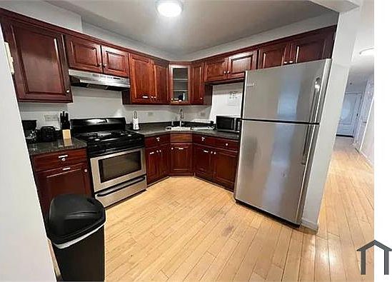 3rd image of 1023 Elder Ave #B