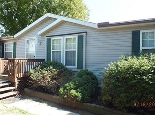 54 Riverview Dr, Erie, MI 48133