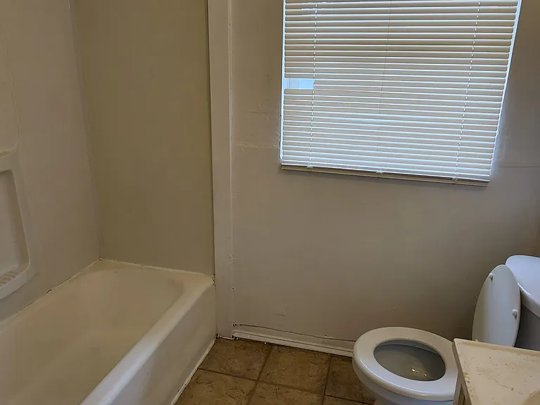 642 Pickus Ct — Photo 8