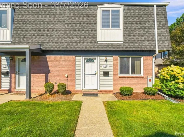 41282 N Woodbury Green Dr, Van Buren Township, MI 48111