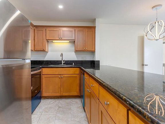 5th image of 1855 Diamond St Unit 122