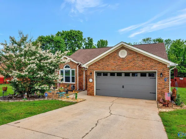 113 Jane Dr, Hazel Green, AL 35750