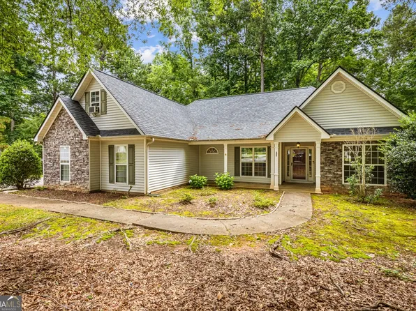 210 Pecan Ridge Dr, Fayetteville, GA 30215