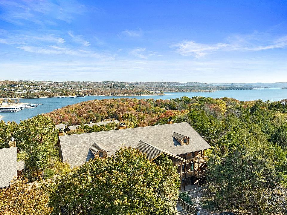 Lakefront Condo w/ Lake View