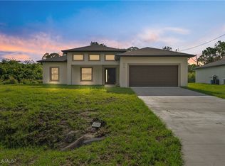 510 Redwood Ave S, Lehigh Acres, FL 33974