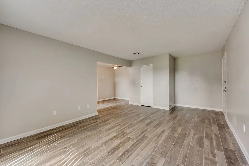 Willow Park — Photo 2