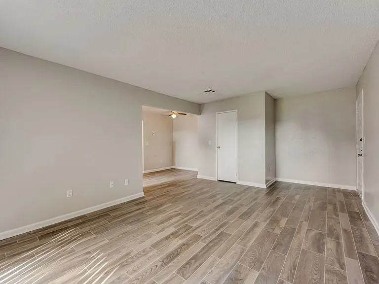 Willow Park — Photo 2