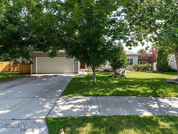 3rd image of 1116 Mountain Ash Ave