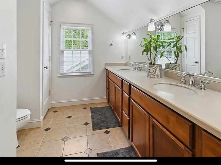 205 Lindbergh Dr NE — Photo 3