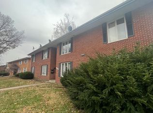 2206 Lexington Dr #A, Springfield, IL 62704