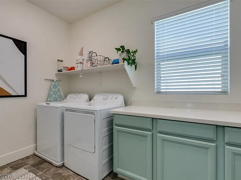 8160 Skye Desert Dr — Photo 36