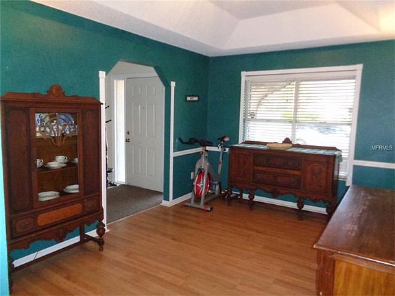 4th image of 877 Silversmith Cir
