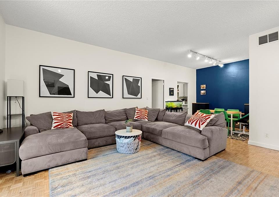 1st image of 3060 Pharr Ct #313