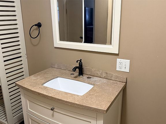 5th image of 89 Evans St #91