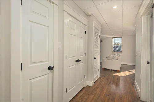 102 W Market St #B Photo 1