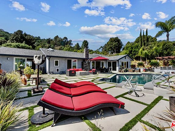 5th image of 10943 Wrightwood Ln