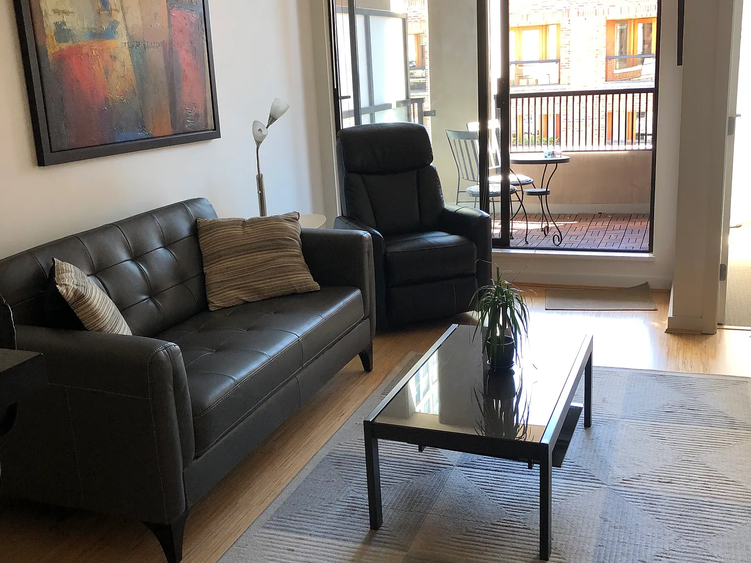 1 bed, 560 sqft, $2,800 — Photo 2