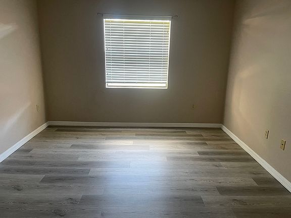5th image of 3016 Parkway Blvd APT 311