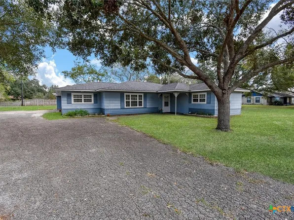 1510 Michael St, El Campo, TX 77437