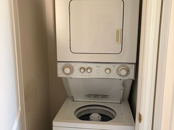 Upstairs washer/dryer
