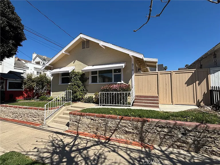 910 Acacia Ave — Photo 25