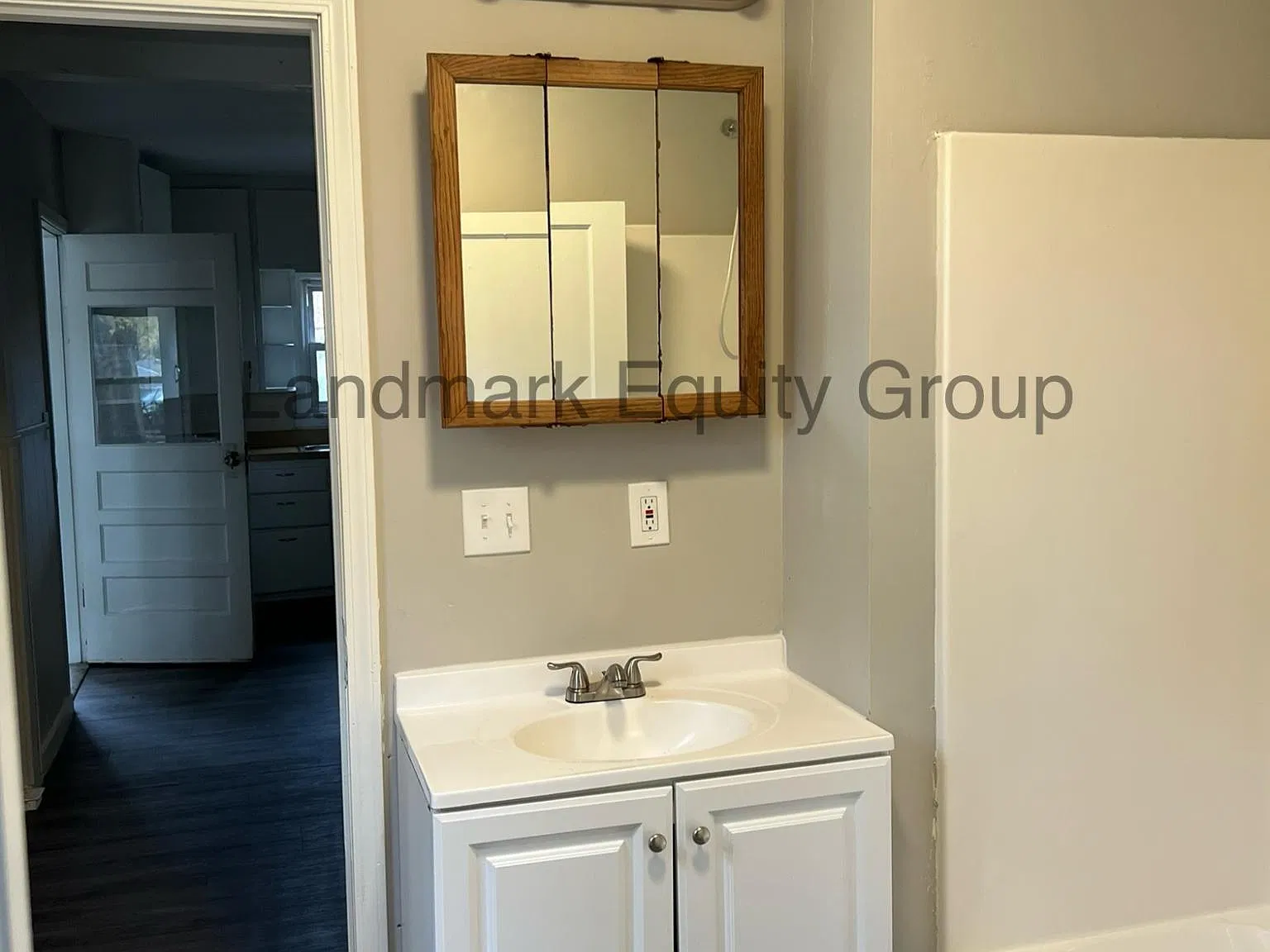 3 bed, 1212 sqft, $1,300 — Photo 3