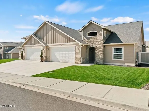 220 N 89th Ave, Yakima, WA 98908