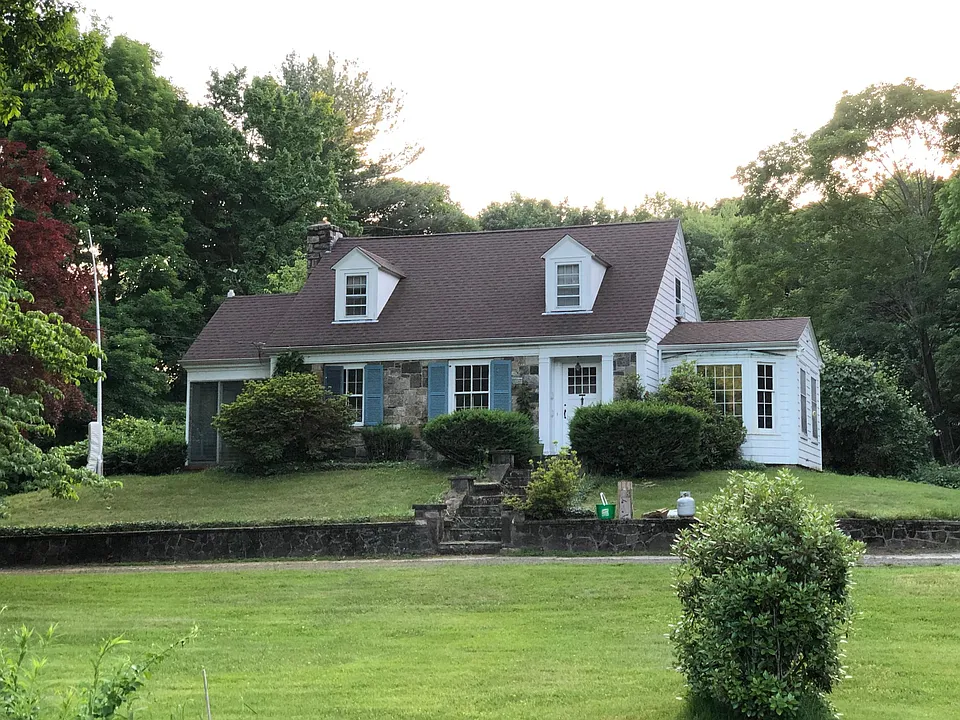 823 Moss Farms Rd