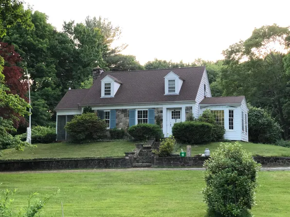 823 Moss Farms Rd, Cheshire, CT 06410