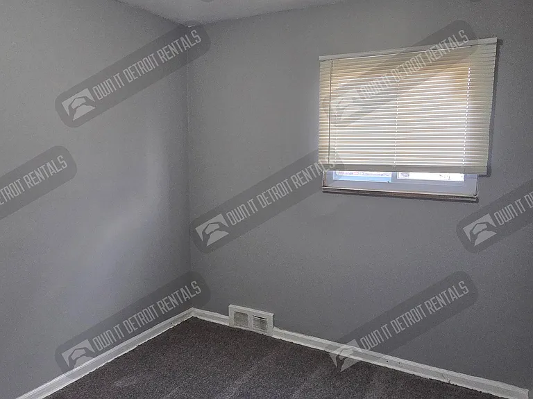 12217 Plainview Ave — Photo 8