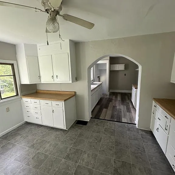 164 N Park St — Photo 2