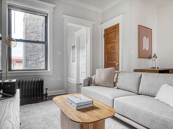 2nd image of 1000 W Dakin St #1006-3