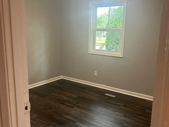 5th image of 6210 Penfield Dr