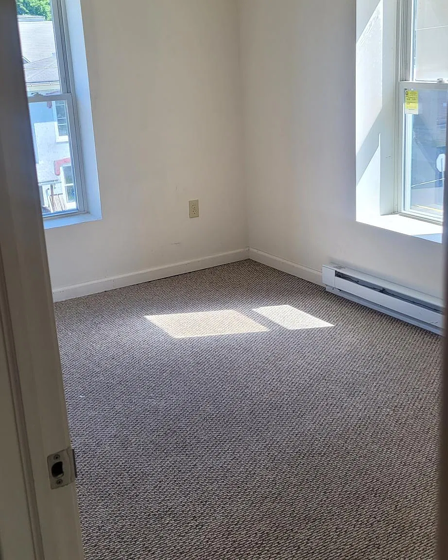 820 Huron Ave — Photo 4