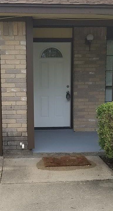 1st image of 1003 Oak Grove Ln