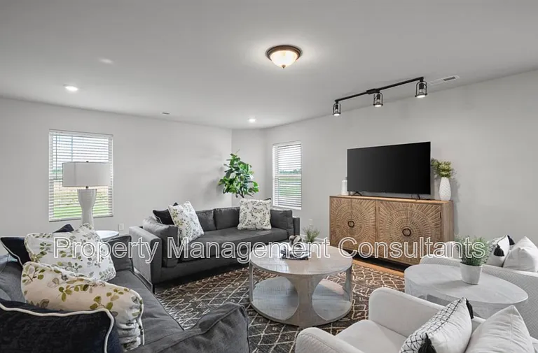 27982 Chalmers Cir — Photo 10