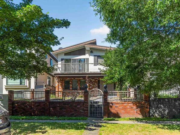 2739 E 8th Ave, Vancouver, BC V5M 1W7