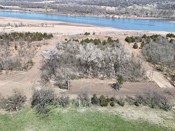 5th image of 0004 N Glasgow Rd