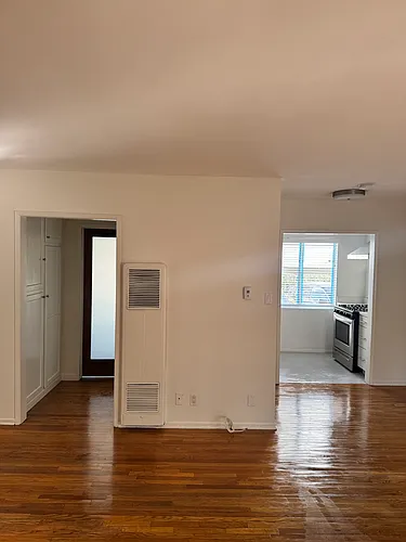 1302 S Saltair Ave #4 Photo 1