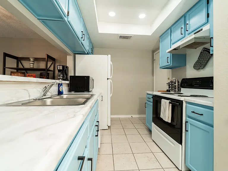 2640 Gwendolyn Ln #B — Photo 10