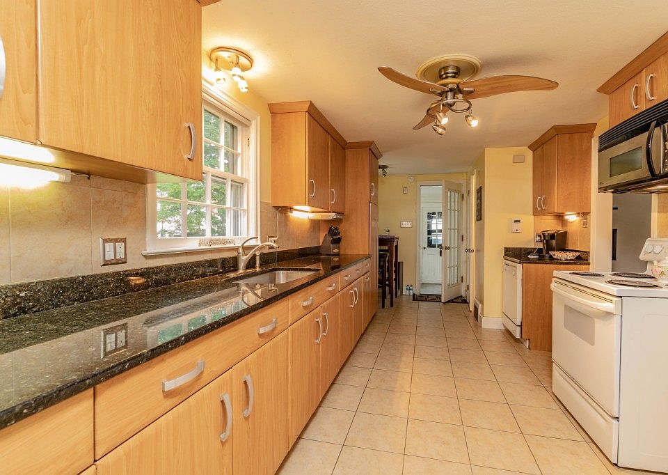 1448 Plumtree Rd, Springfield, MA 01119 Zillow