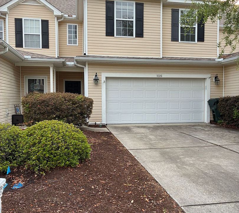 1st image of 1026 Fairway Ln APT A