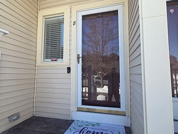 3rd image of 8 Lamplighter Ln #8