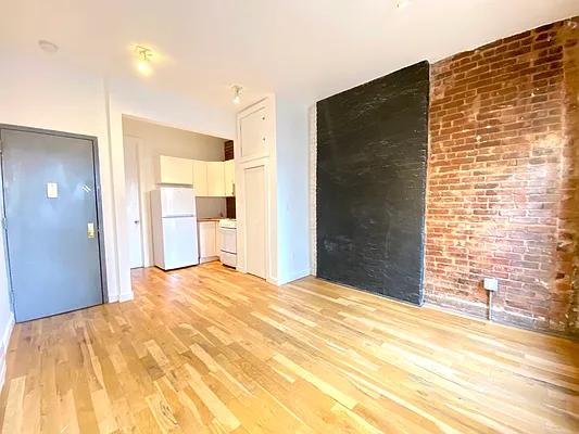 Rented by Nolita Group | media 16