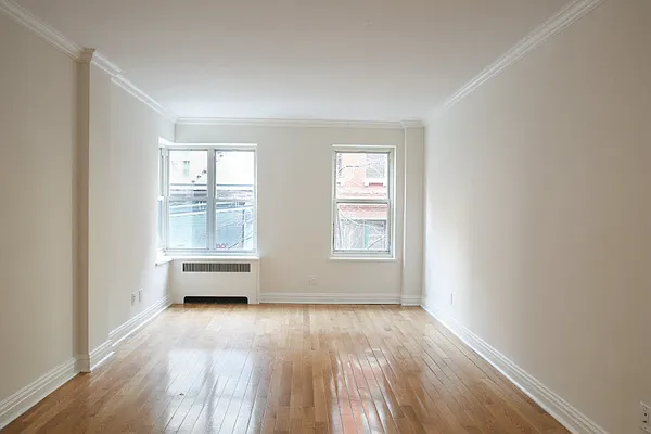 Rented by Stonehenge NYC LLC | media 22